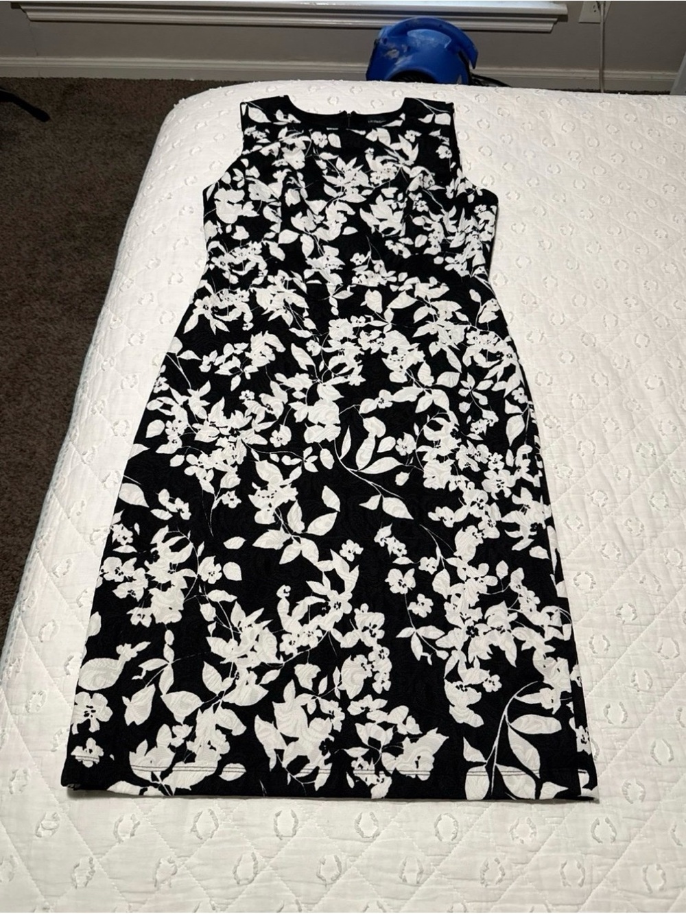 Liz Claiborne midi sleeveless black white floral dress